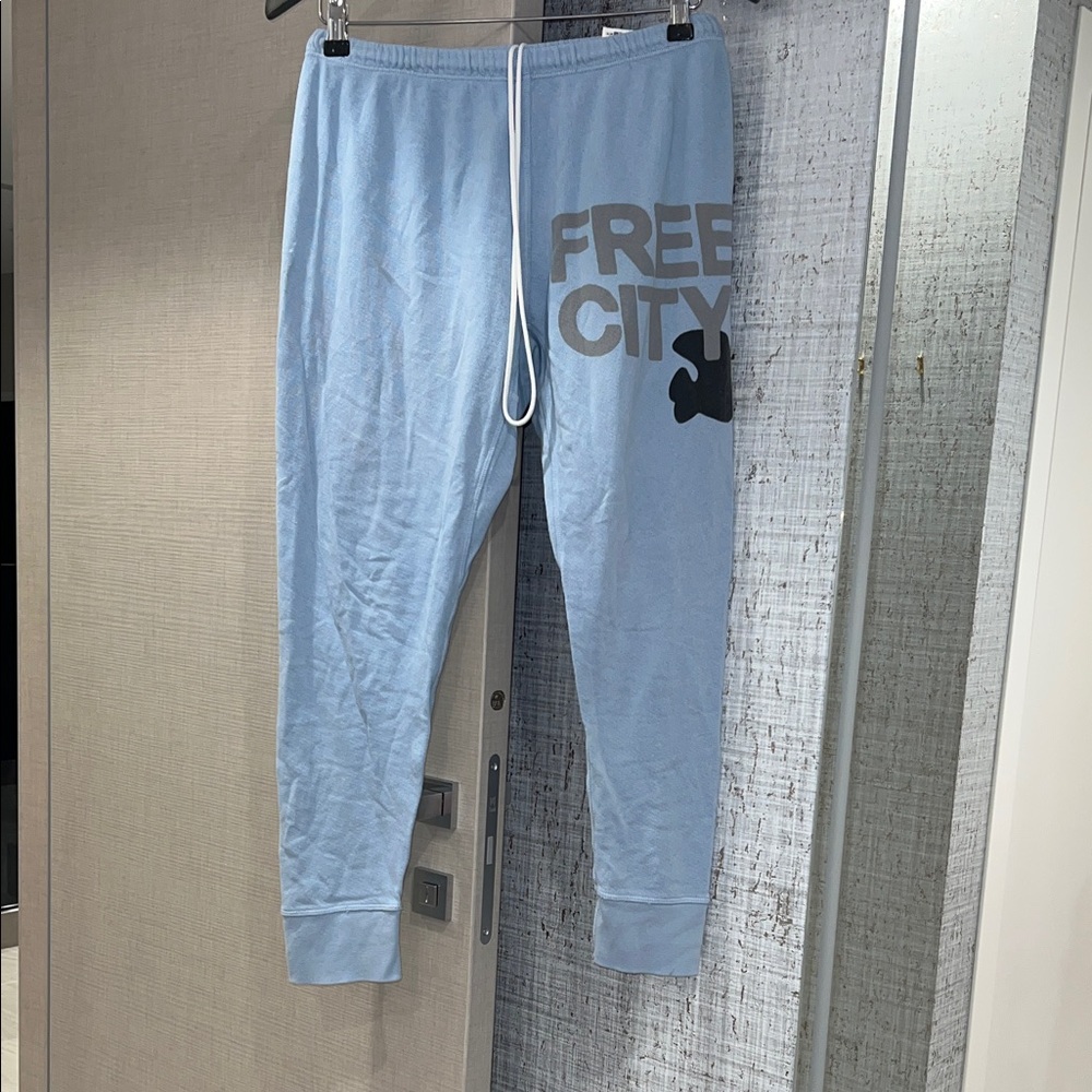 Freecity Sky Blue 3/4 Sweatpants with Logo